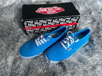 Chaussures neuves VANS - taille 36.5