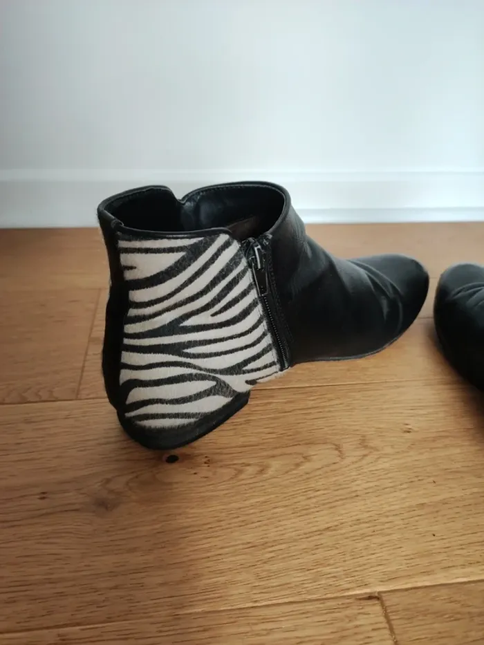 Bottines noires et zébrées - 39 - bon état - Vanessa Wu - photo numéro 6