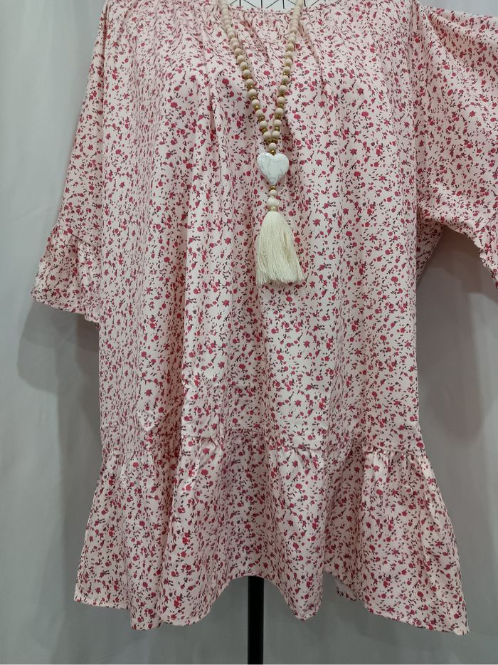 Blouse élégante grande taille 60/62 rose à imprimé floral – manches froncées et col rond, style décontracté chic toutes saisons - photo numéro 5