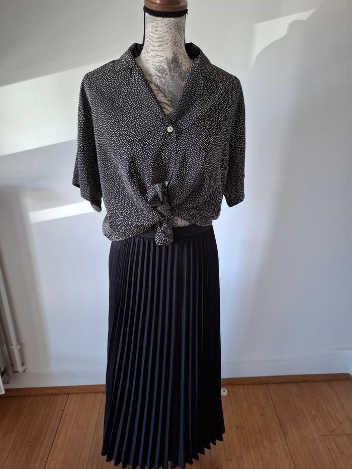Chemise, chemisier à motifs noirs et blancs