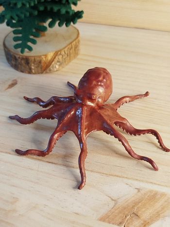Figurine poulpe bordeau Animal de la Mer