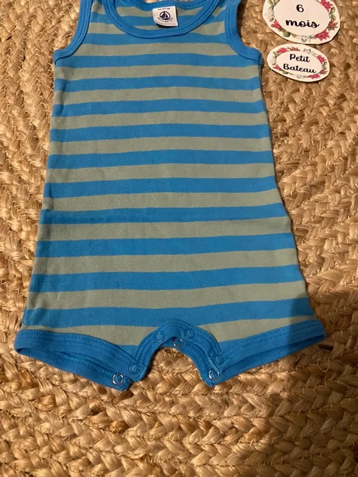 Barboteuse/body et son bonnet taille 6 mois - photo numéro 2