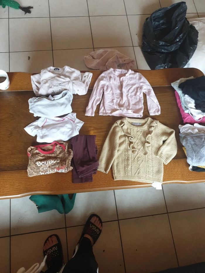 Lot vêtements fille 9/12 mois