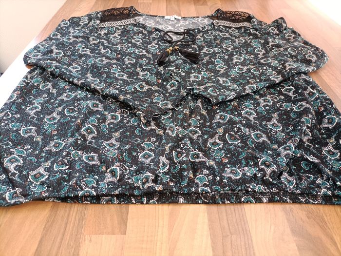 Jolie blouse noires vert taille élastiquée XL La Halle - photo numéro 5