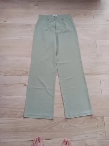 Pantalon femme vert Taille 38 Jennyfer