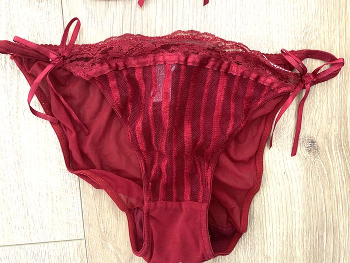 Ensemble soutien gorge rouge dentelle 85B - photo numéro 2