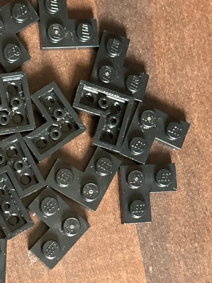 20 Plate Lego 2 x 2 Corner ref 2420 Black - photo numéro 3