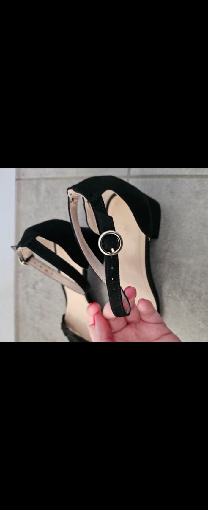 Sandales à talons noires - photo numéro 4