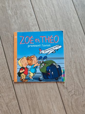Livre souple enfant "Zoé et Théo prennent l'avion"