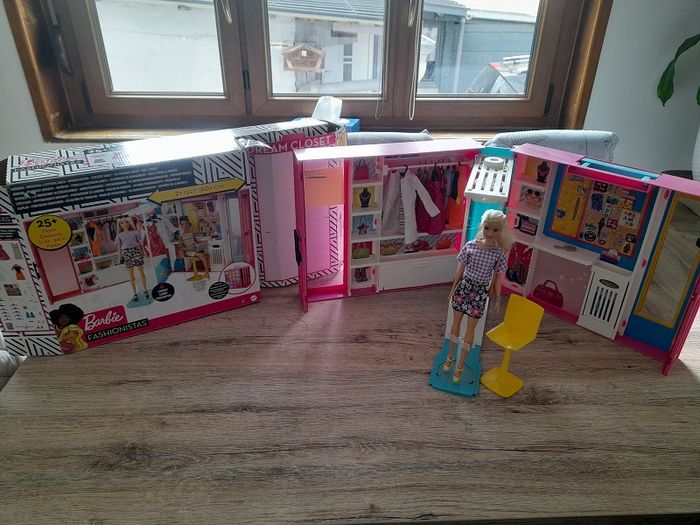 Le dressing de luxe de Barbie Fashionistas - photo numéro 3