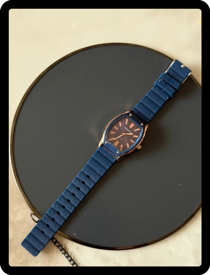 Montre bleue à cadran bleu - photo numéro 2