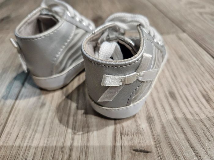 Chaussure bébé taille 17 - photo numéro 3