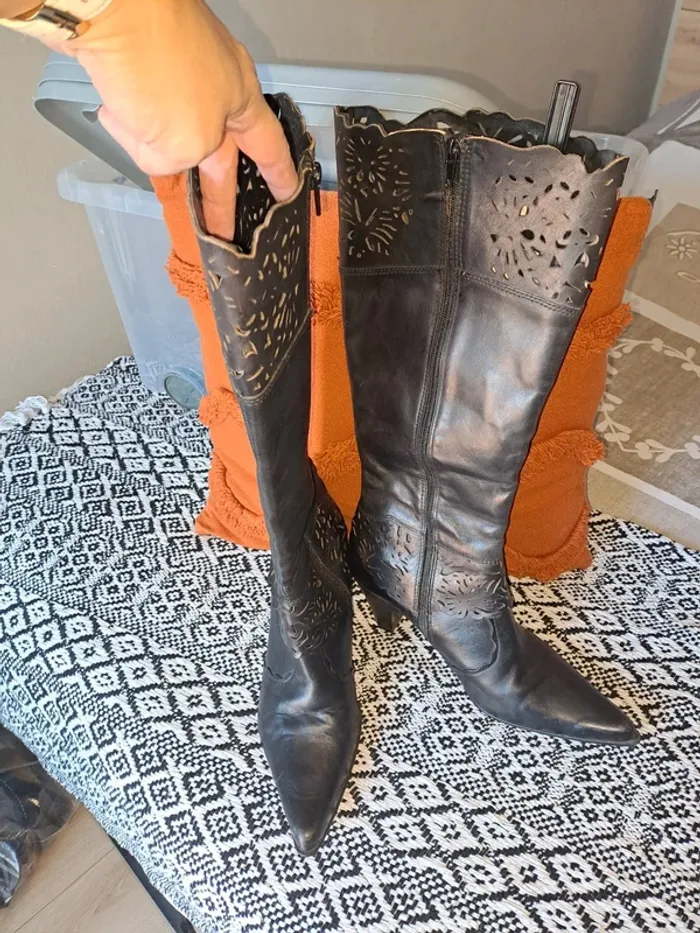 Bottes italiennes 40 magnifiques marron foncé en cuir haute qualité dentelle ttbe - photo numéro 13