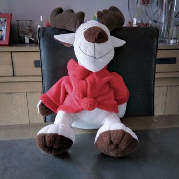 Peluche Rudolph renne père Noël