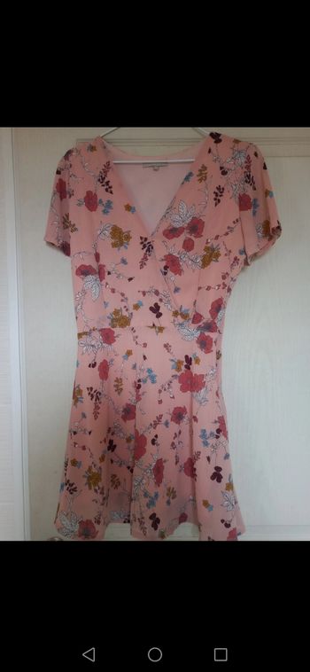 Jolie robe fleurie XS marque Salsa