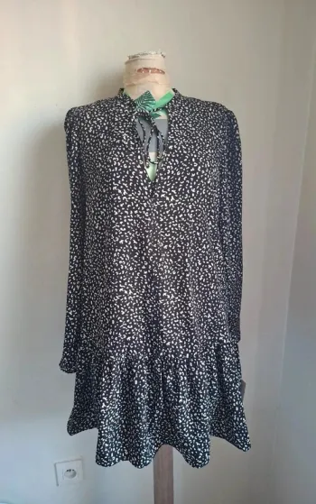 Robe noire et blanc, classique intemporelle, must-have de la garde robe, Glamorous, neuve, taille 38