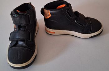 Baskets montantes noires à scratchs