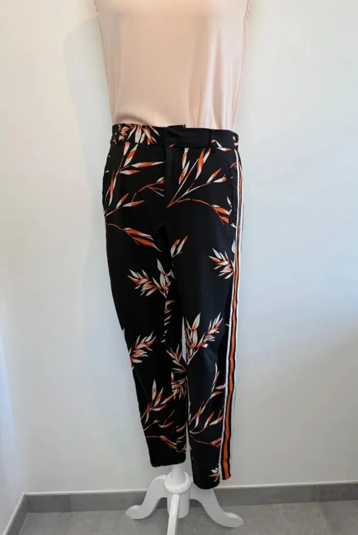 Pantalon été femme In Weart Copenhagen marine et feuilles taille 38 comme neuf