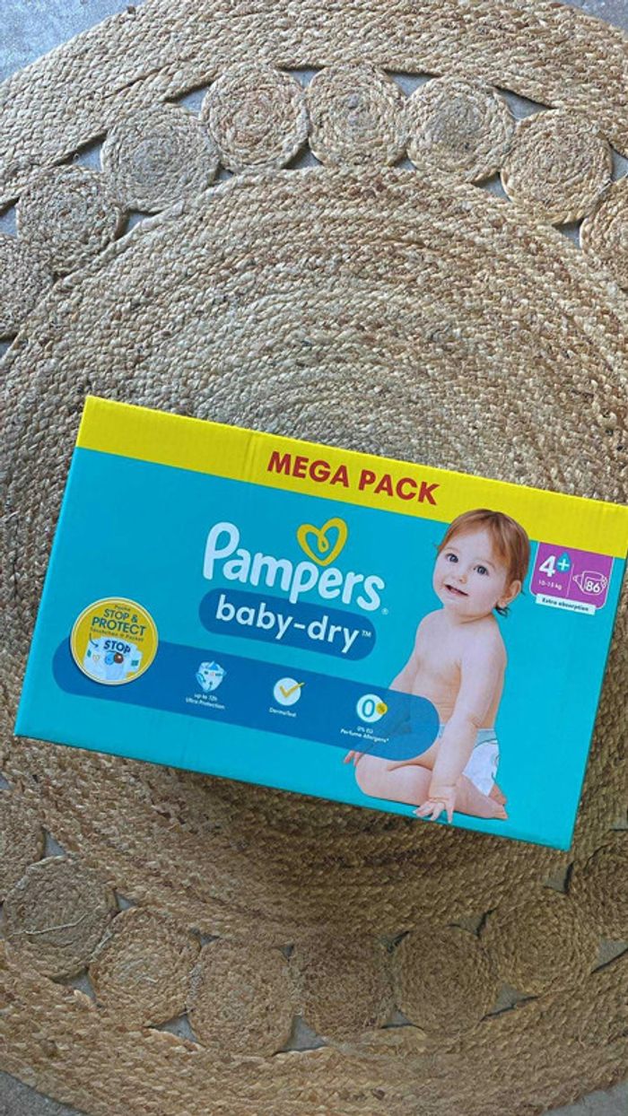 1 carton de 86 couches Pampers baby-dry 4 plus (4+) 10-15kg extra absorption.
