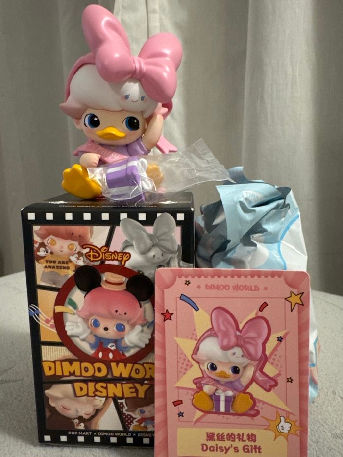 Dimoo World Disney - Daisy’s gift