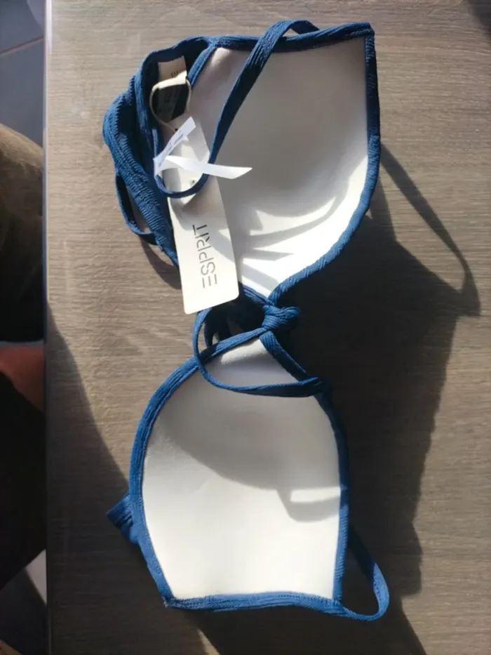 Soutien gorge neuf - photo numéro 3