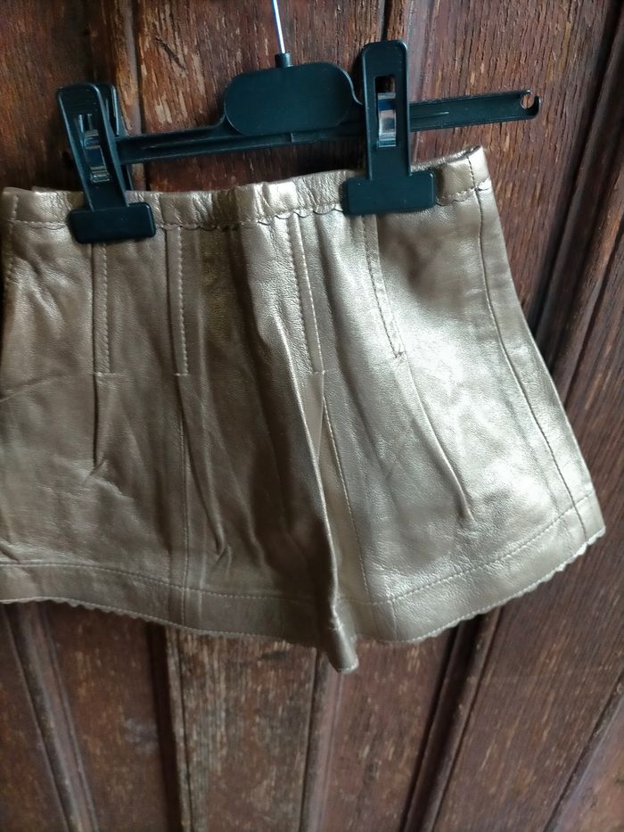 Très belle jupe cuir Escada 4 ans - photo numéro 3