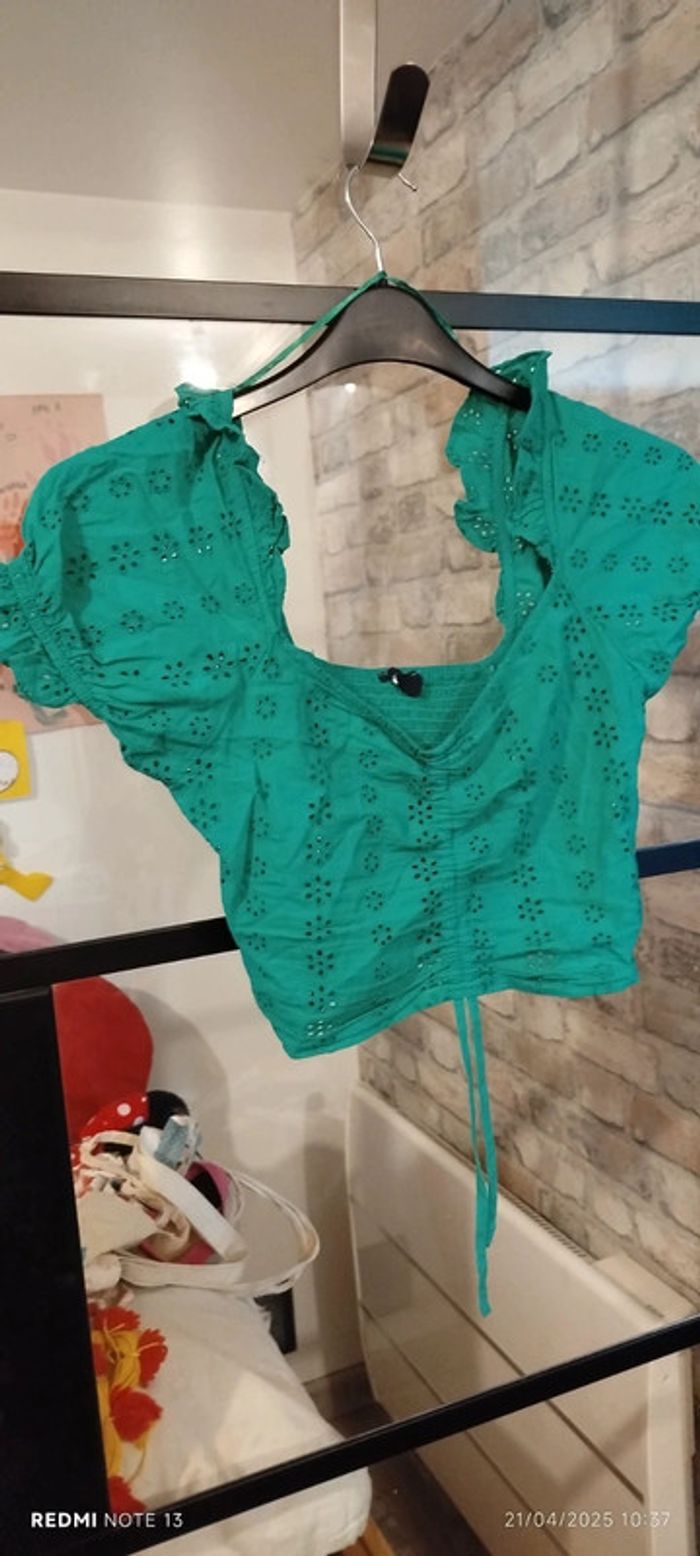 Croc top