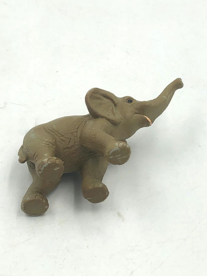 Figurine Éléphanteau Schleich - photo numéro 4