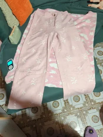 Pantalon évasé en lin brodé