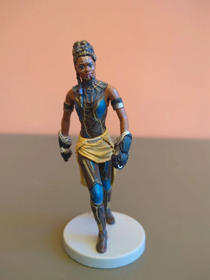 figurine shuri marvel disney