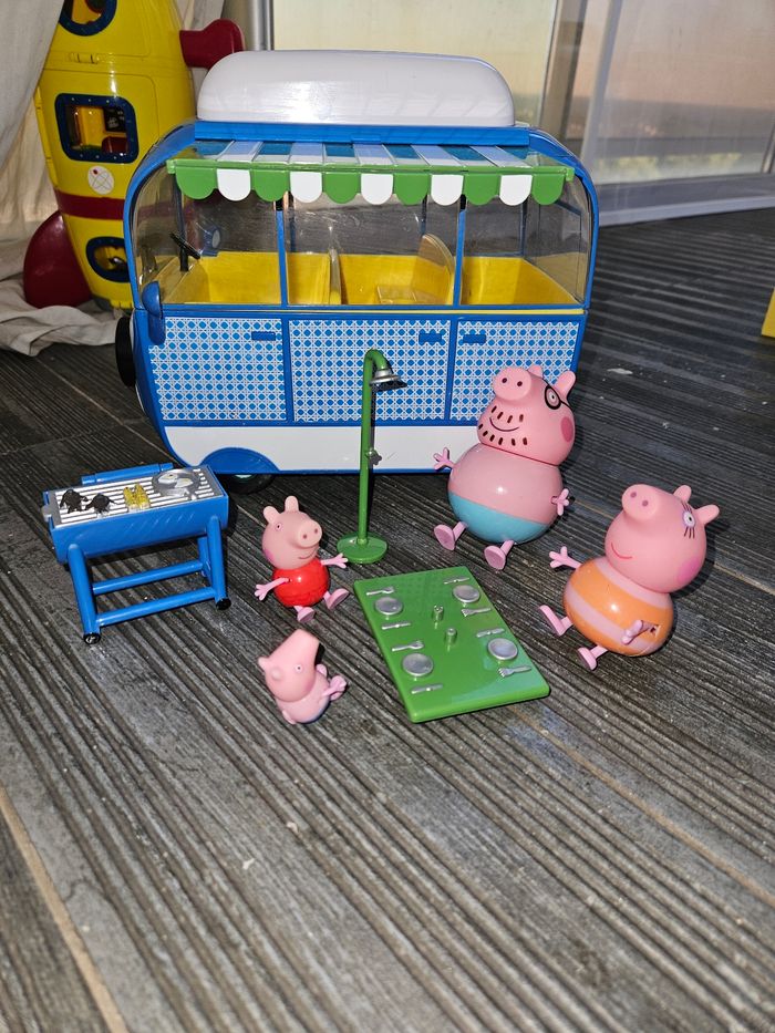 Camping car peppa