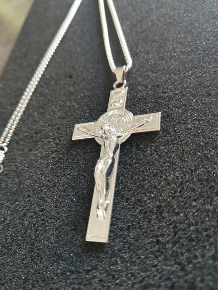 Collier et pendentif croix chrétienne - photo numéro 2