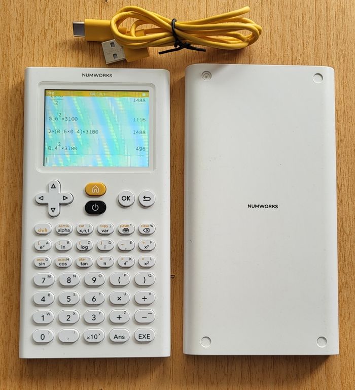Calculatrice graphique numworks python en très bon état
