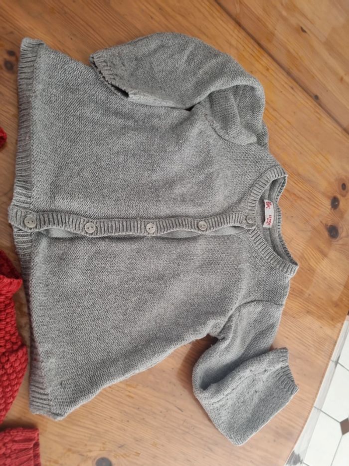 2 gilets filles 18 mois - photo numéro 4