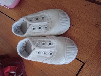 Baskets blanches en parfait état 18