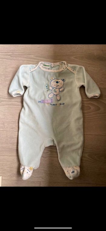 Pyjama vertbaudet taille 1 mois