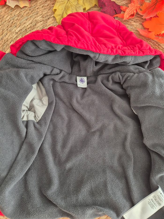 Doudoune rouge et chaude 18 mois Petit Bateau très bon état - photo numéro 3