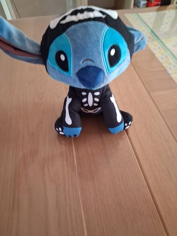 Peluche stitch squelette 