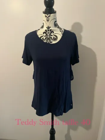 T-shirt manche courte bleu marine dos voile échancré Teddy Smith taille 40