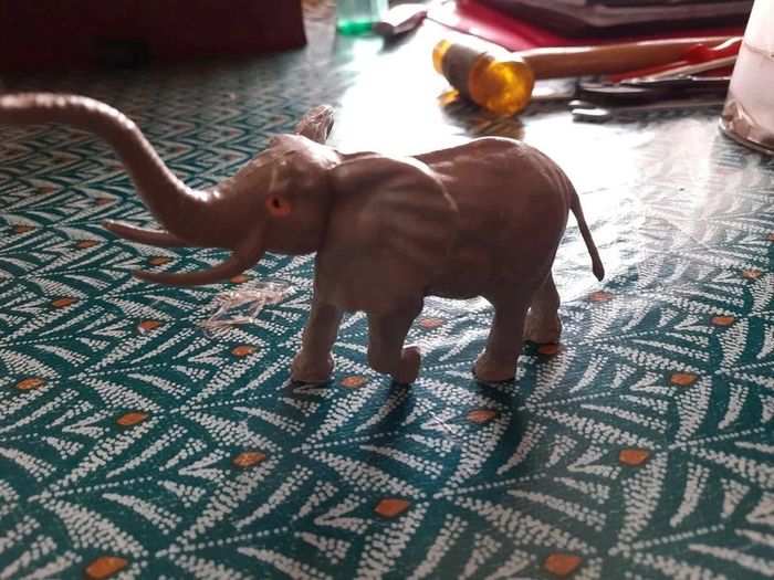 Figurine elephant timpo made in england