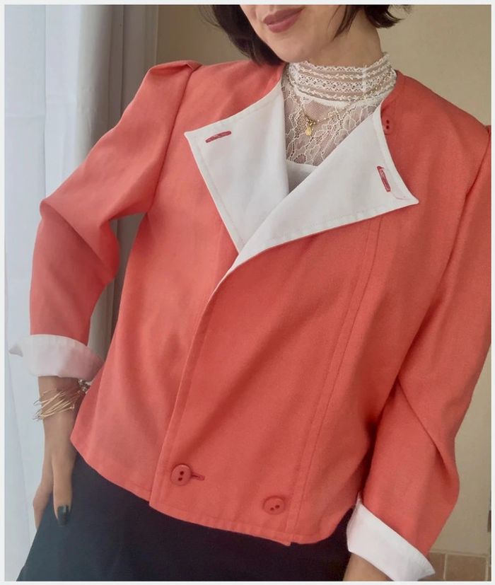 Veste courte vintage corail et blanche très bon état - photo numéro 3