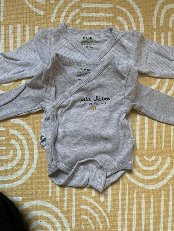 Lot vêtements naissance /0 mois/50cm - photo numéro 3