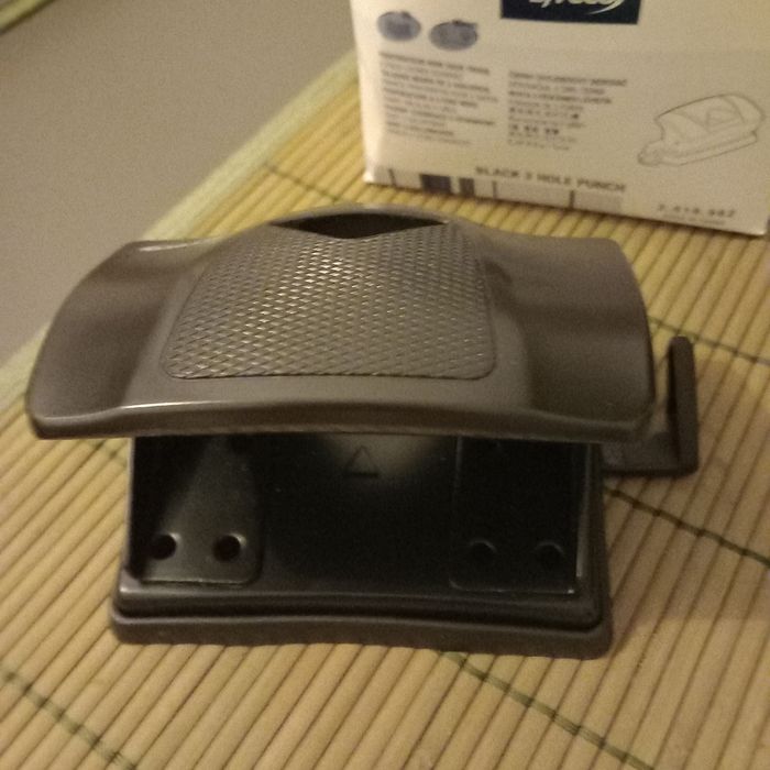 Perforeuse  noire - photo numéro 4