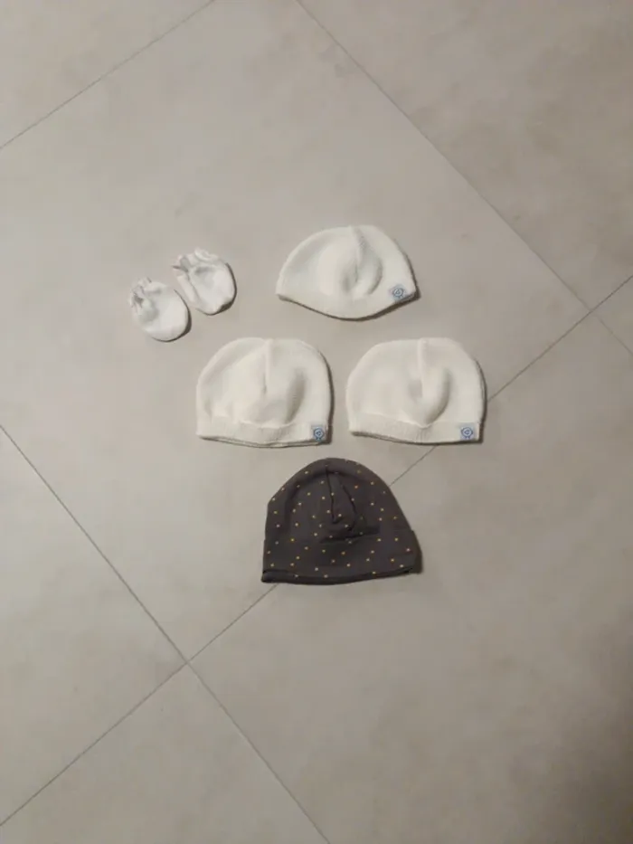 Lot bonnets et gants