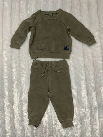 Ensemble jogging kaki