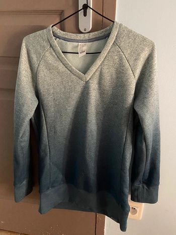 Pull col V bleu