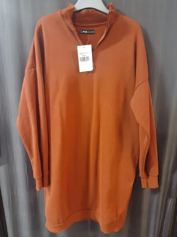 273953 robe pull marron femme XS. Fb sister