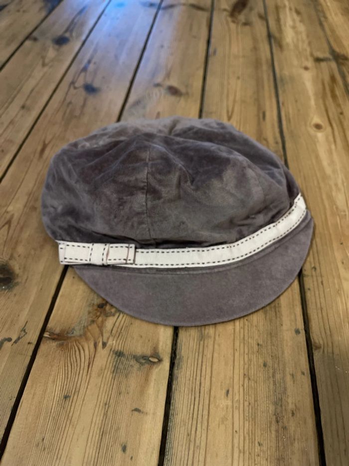 Casquette velours, tape-à-l’œil 10, 14