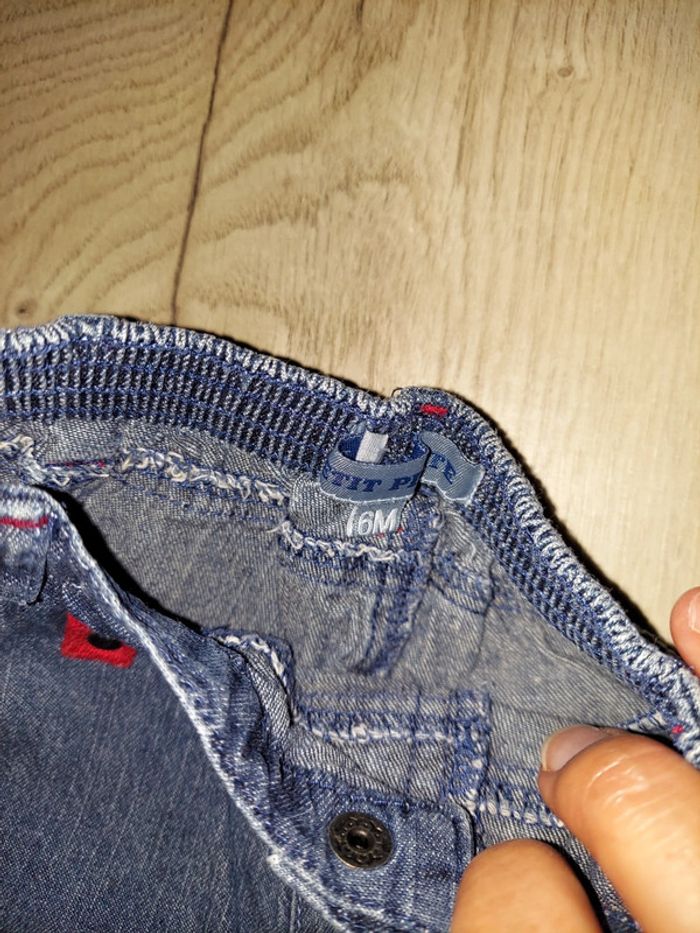 Jean 6 mois bon état - photo numéro 2