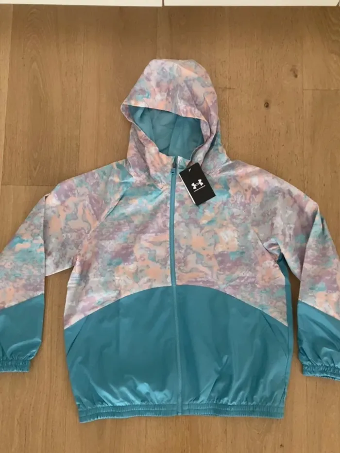 Under Armour Coupe-vent à capuche Woven Printed FD - bleu clair et rose : taille 14-16 ans - photo numéro 2